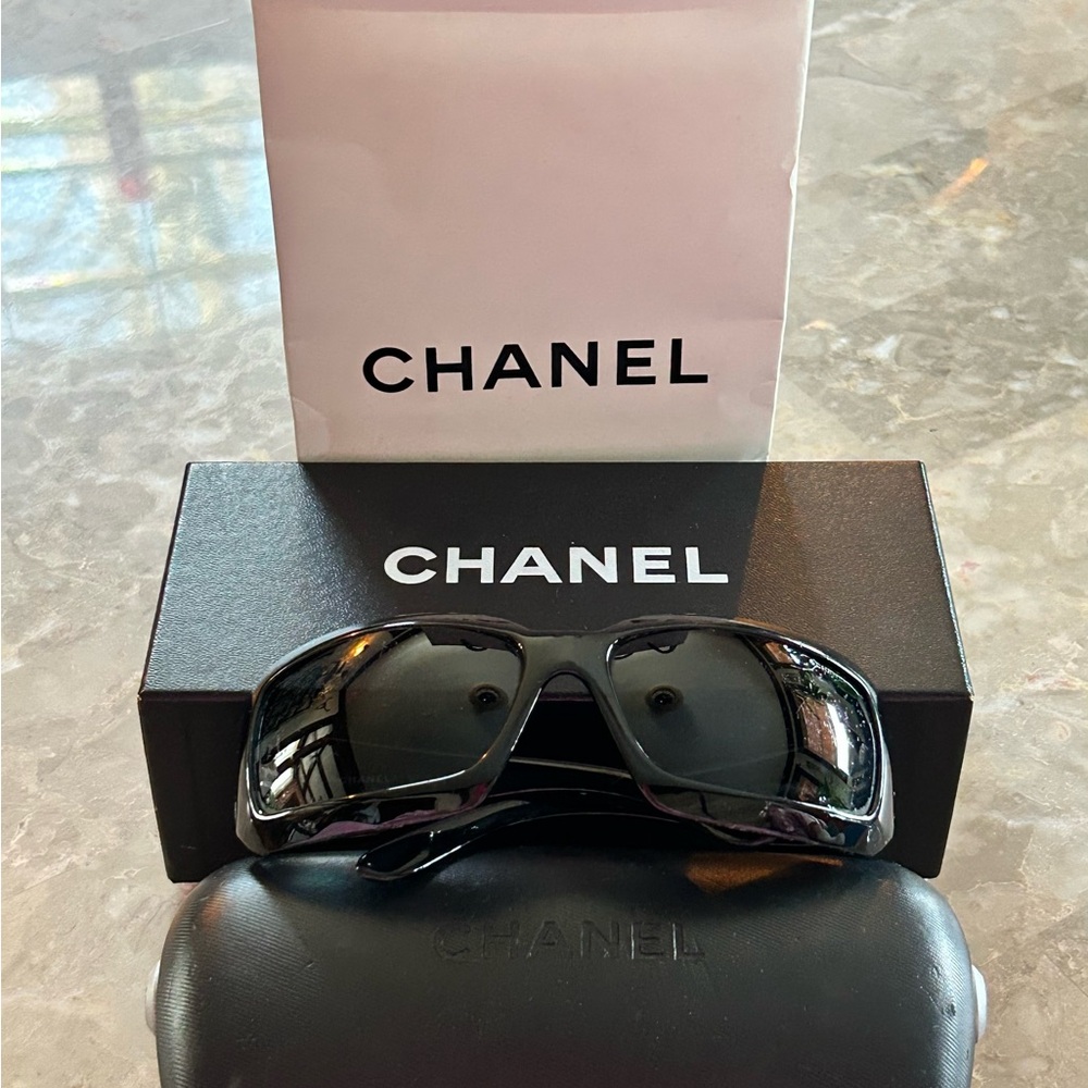 CHANEL Glossy Black Women’s Sunglasses